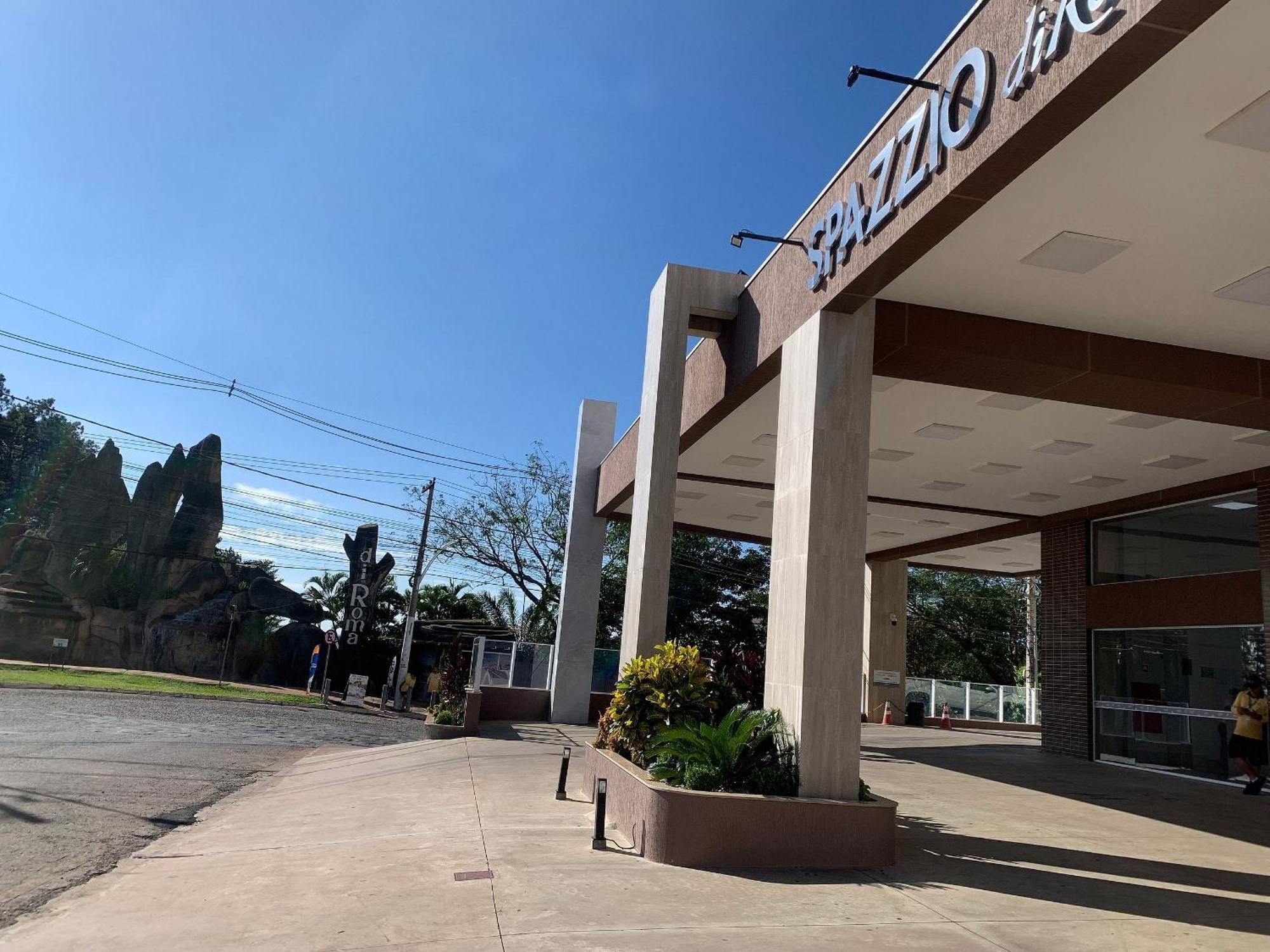 Hotel Spazzio Diroma Cafe Da Manha E Acesso Ao Acqua Park Caldas Novas Exteriör bild