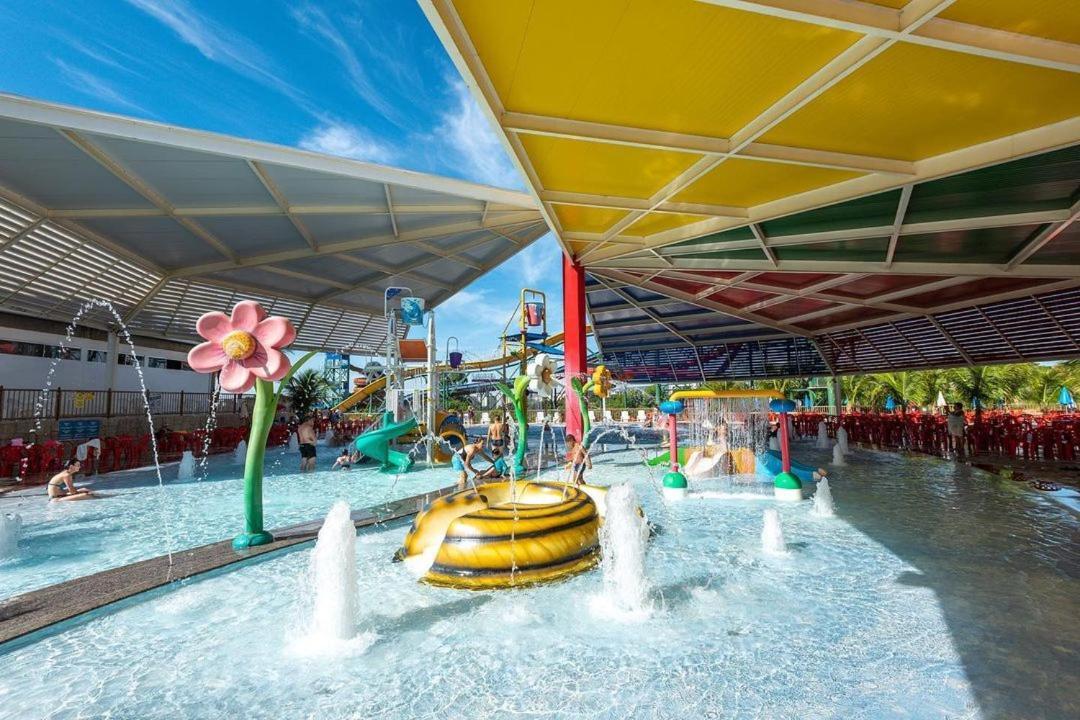 Hotel Spazzio Diroma Cafe Da Manha E Acesso Ao Acqua Park Caldas Novas Exteriör bild
